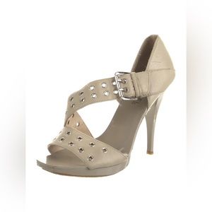 MICHAEL MICHAEL
KORS
Leather D'Orsay Pumps
Size: 6 | US 6